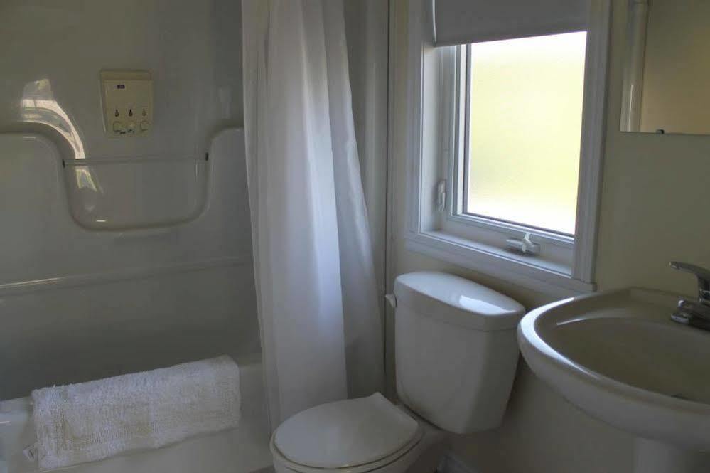 Mackenzie House B&B By Elevate Rooms Port Hawkesbury Exteriér fotografie